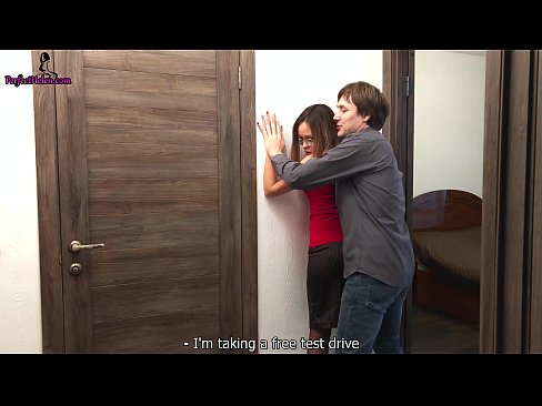 ❤️ Sekserja seksi ngre në mënyrë sensuale pidhin dhe qiset ndërsa shet apartamentin e saj - Krempai ❤️❌ Porno në sq.pornmega-com.ru ️❤